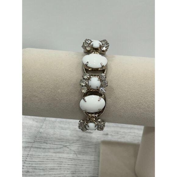 Vintage White Milk Glass Cabochon and Sparkling Rhinestone Silver Tone Bracelet - Picture 3 of 14